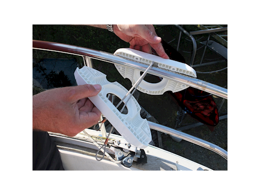 SUPPORTO PER MOTORE AUSILIARIO